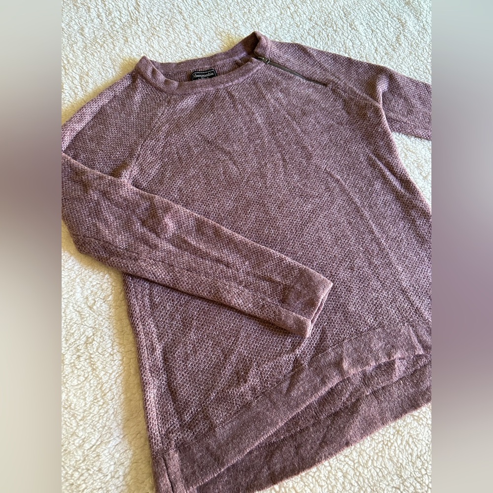 Abercrombie Sweater~crewneck with zipper detail